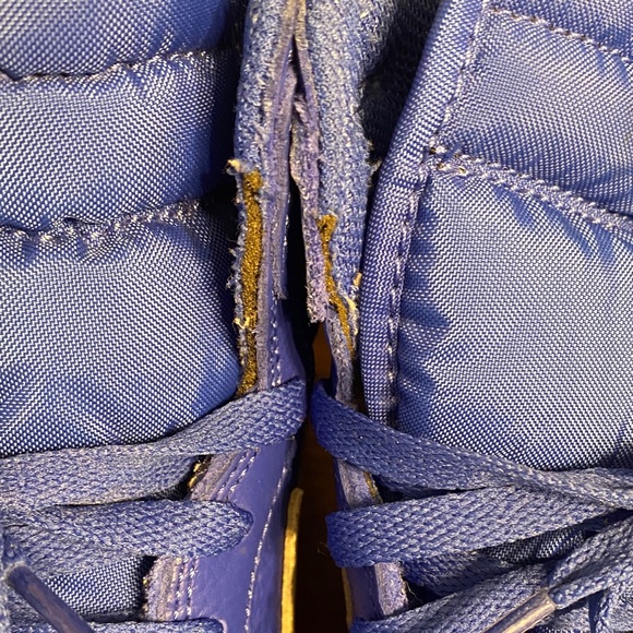 Nike Air Jordan 1 High OG Retro in Royal - Picture 6 of 8
